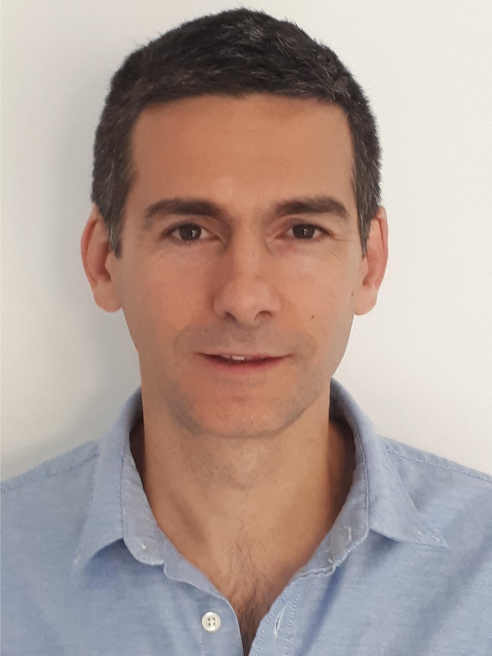 Amos Martinex portrait photo