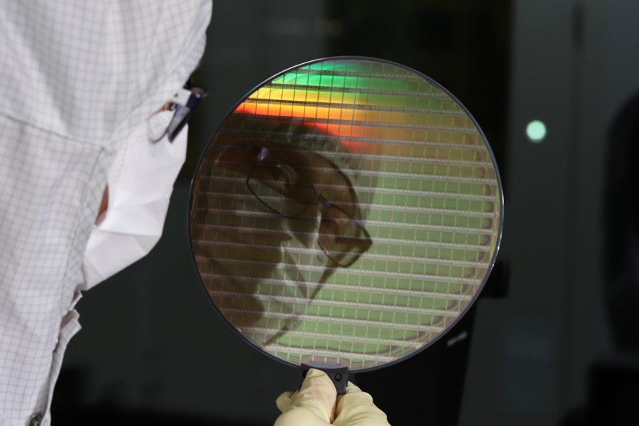 VTT CMOS integrated graphene-based devices