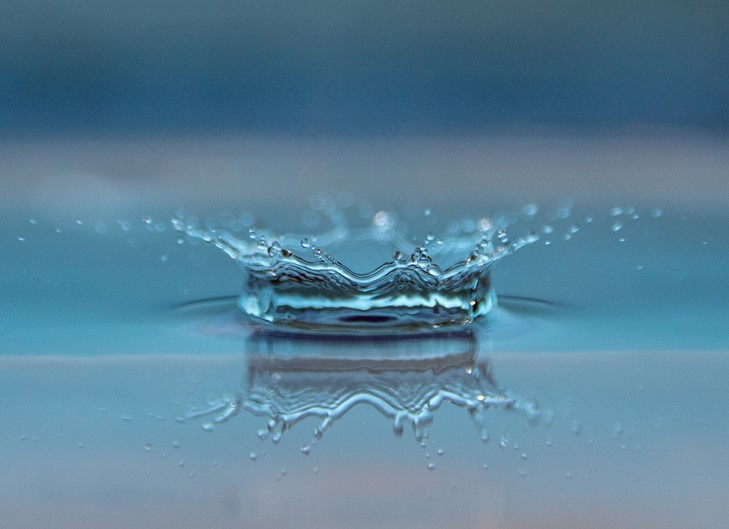 Image of water drop splashing.