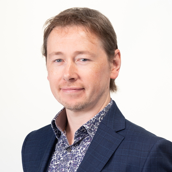 Simon Thomas