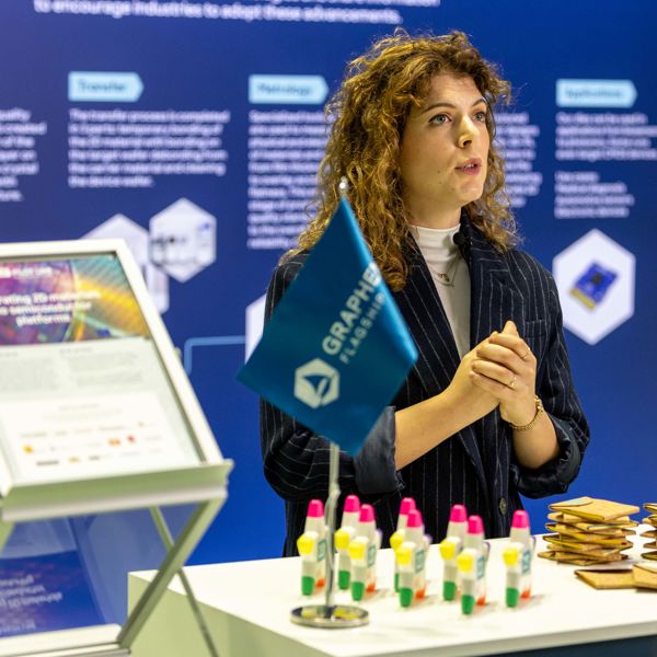 2D-PL exhibition