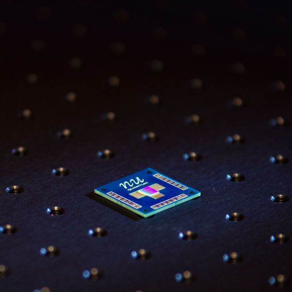 Graphene Flagship partner Nu Quantum develops chips like this for fields like electronics and computing