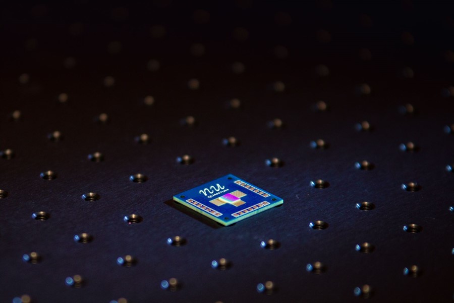 Graphene Flagship partner Nu Quantum develops chips like this for fields like electronics and computing
