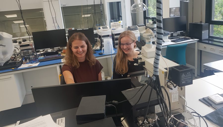 Lene Gammelgaard (left) and Dorte Danielsen (right) working on new nanopatterns. (Photo credit: DTU)